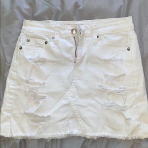 White American Eagle ripped skirt